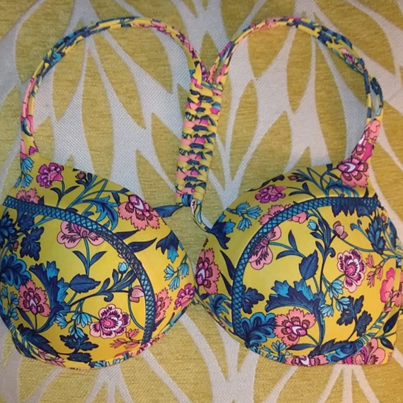 Shade & Shore Other - Shade & Shore Yellow Floral Braided Bikini Top 34D